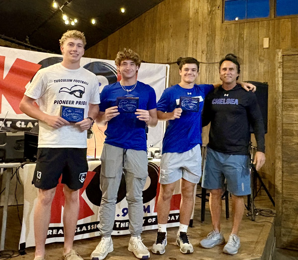 ColeCarroll2029's tweet photo. Blessed to earn Offensive Player of the Week for my HS 🙏🏻🏈. Big thanks to my QBs and my line. Also fellow WRs. Hit 20.83 mph on Catapult this week - in game. Congrats to my teammates @Brandonbousman4 @ChelseaHornets @RecruitTheC @MaxPreps @Alabama_Varsity @TalkoftheTownFB @MrWayneJohnson @PrepRedzoneAL @BamaPrepsFB @AL_Recruiting @PrepRedzone @On3 @On3Bmoss @Bdrumm_OUI @RivalsHS @Rivals @Rivals_Recruits @RivalsCamp @247recruiting @TDARecruiting @TomLoy247 @andrewtsimonson @Andrew_Ivins @BenThomasPreps @jbeanpoll @aldotcomPreps  @BrandonHuffman @BamaHsfb @camdenharper3 @BamaHSNews @aldotcomSports @shelbycreporter @HallTechSports1 @RevSportsllc @raisingchamps_ @EdwardsAthlet1c @Prewettperform @UANextFootball @Woogang_Tv @SWiltfong_ @Andy_Villamarzo @AllenTrieu @adamgorney @ScoutFball