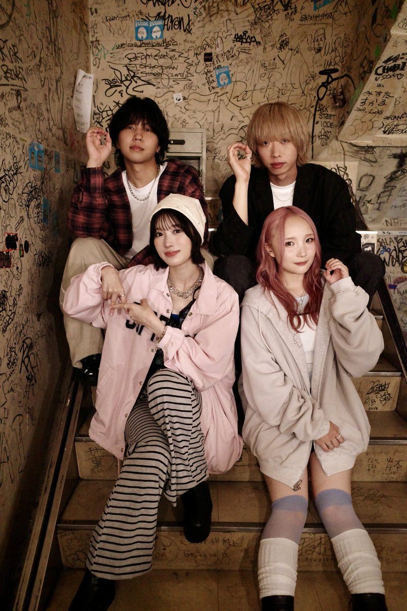 Aooo_band's tweet photo. 𝗔𝗼𝗼𝗼 𝟯𝗿𝗱 𝗔𝗻𝗻𝗶𝘃𝗲𝗿𝘀𝗮𝗿𝘆

2023.09.16 → 2026.09.16

いつもありがとうございます。
4年目もよろしくお願いします💫

#Aooo https://t.co/XZ9gvgSjco