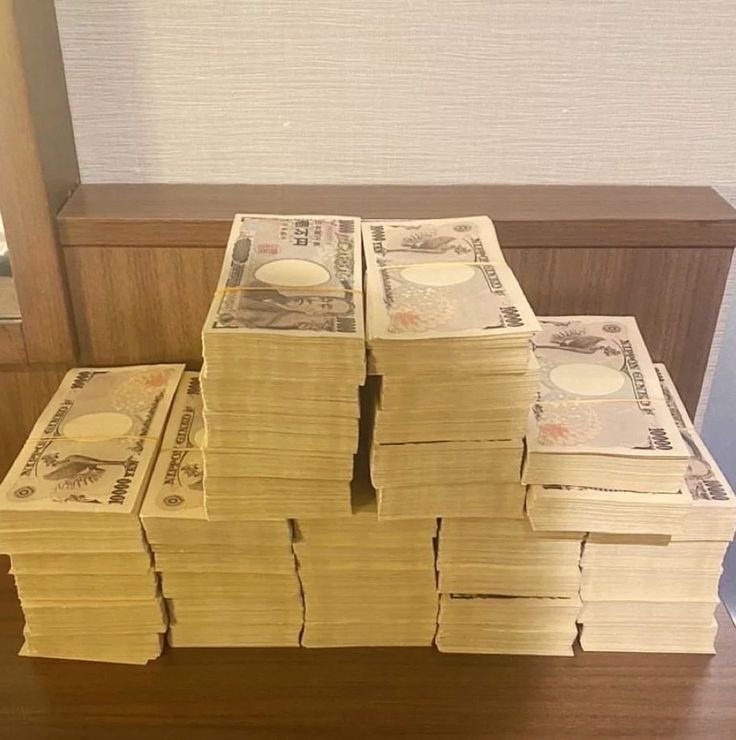 rui19938's tweet photo. もし今日、600万円もらえたら何に使う？🤔💴

① 借金を返す
② 投資する
③ 人生をもっと良くするために使う https://t.co/RaK7TLvUDI