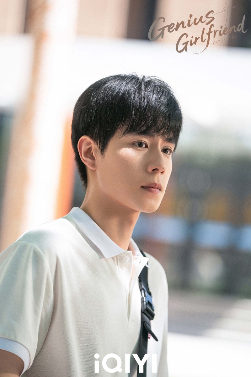 iQIYI_japan's tweet photo. 彼はあの日から、ずっと私たちの物語の中に。
『#天才彼女』iQIYIにて好評配信中！
👉APP: https://t.co/jAS2XdFi7X
👉SITE: https://t.co/Fz4SaIMvVL
#geniusgirlfriend #iQIYI #iQIYIOriginal #天才女友 #胡一天 #フーイーティエン #GeniusGirlfriend #HuYitian #中国ドラマ #ドラマ #華流 #華ドラ
🎁日本年間サブスクリプション、初回20％OFF🔥
今すぐ購読：https://t.co/LP5zCmMqeC
