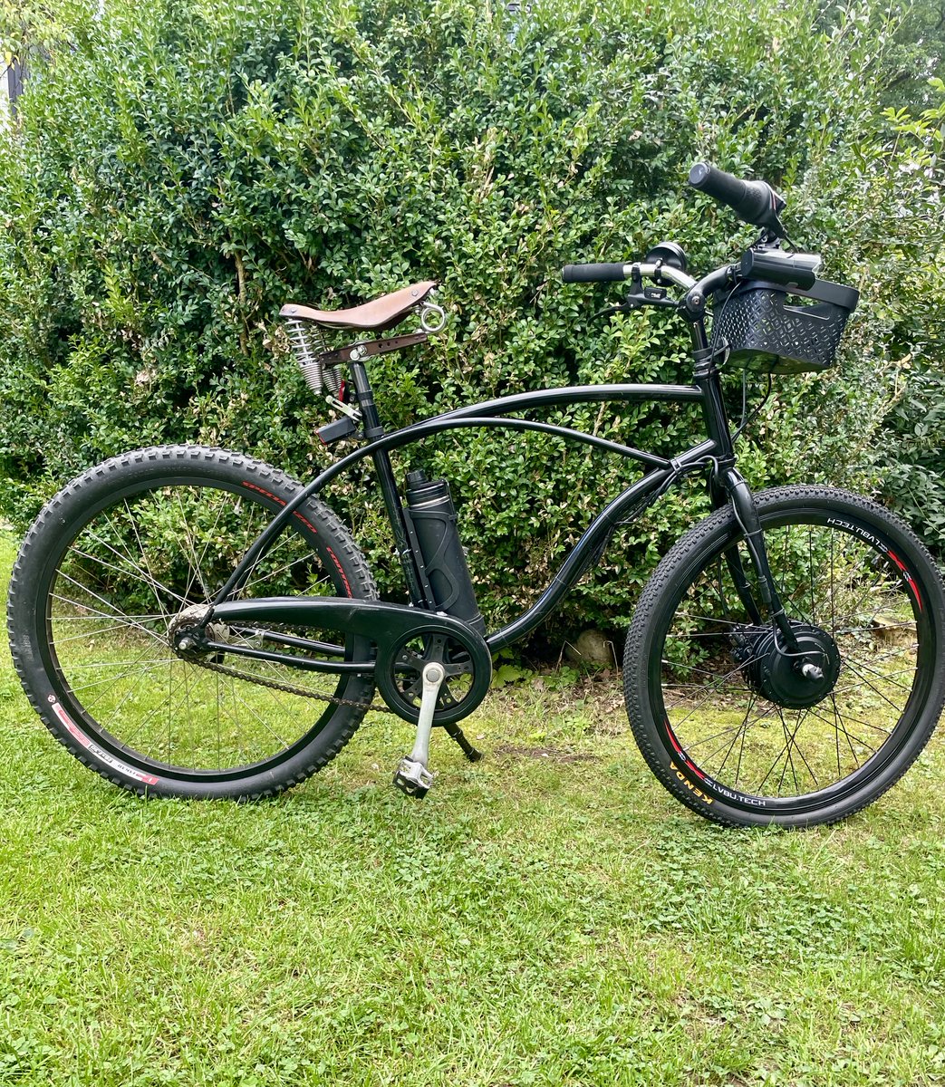 LvbuTech's tweet photo. Real bike. Real customer. Real LVBU upgrade. ⚡🚲 #shortstories

Here’s a look at a customer’s new setup with the LVBU KF30S
⚡ 350W front motor
🔋 36V 9Ah battery
🚲 26x1.95 wheel

Big thanks to our customer for sharing the photos! ❤️
🏭 LVBU — E-Bike Conversion Kit Factory #DIY https://t.co/CLFgymy7yq