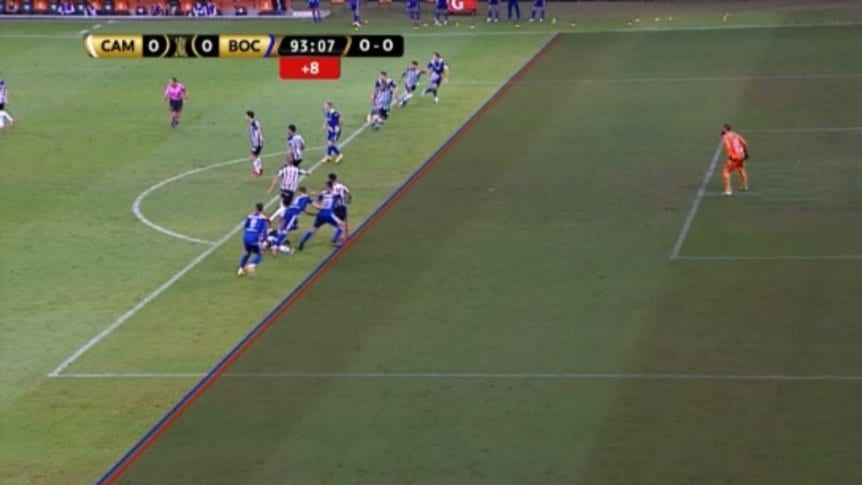 MarceloMerkato's tweet photo. Boca contra Mineiro en 2021. Acá le cagaron un gol por la rodilla del Pulpo González. En aquel momento, los que hoy salen indignados a denunciar ayuda para Boca, sostuvieron que estaba bien cobrado. Son paladines de la moralidad y justicia cuando les conviene. https://t.co/Fl6UOh0MkP