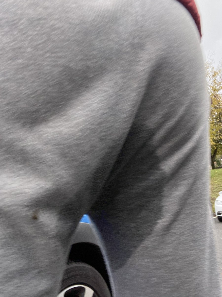 Luffeones's tweet photo. Happened to be alone and had a bit of fun 😉 grey sweats are made for pissing #peepants #gaywet #gayomorashi #pisspants #greysweatpants https://t.co/jWxo2n03PW