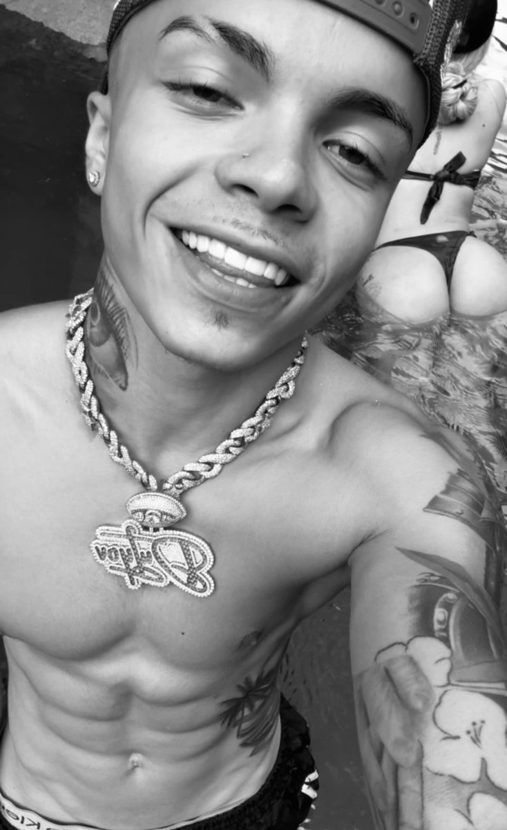 DUTYOV's tweet photo. Dale REPOST + LIKE si te gustaría ver cómo chingo 😈 lo pienso y lo hago en mi ONLYFANS 😍 https://t.co/Z2J65cXSTd https://t.co/svK5x3VeEG