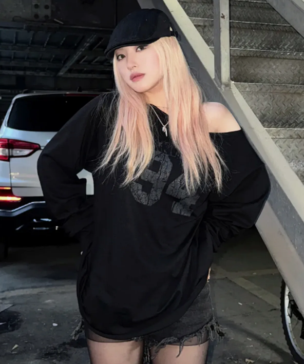chicks_kr's tweet photo. #팔로우 #RT #맘찍
딱 지금 날씨 쟁여템 여기에
노팅힐 페미닌 원숄더 롱 슬리브
핏 난리자베스잖아 ﾟ･♪⁺

https://t.co/Znv4mjU9eb https://t.co/dTbUh7A6FD