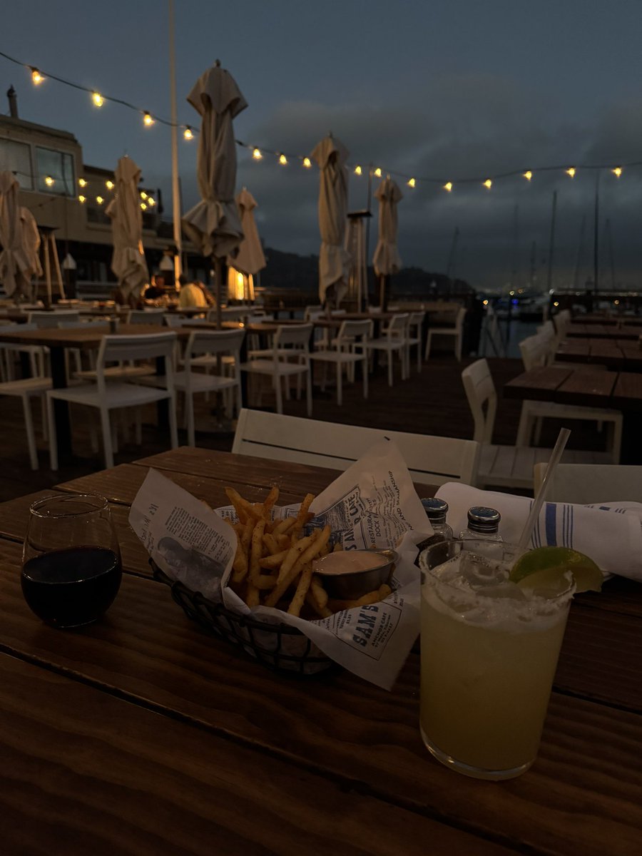 jxdilv's tweet photo. fries marg and my man 🤏 https://t.co/J6PfhPoCfH