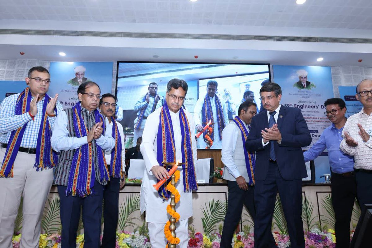 NewsStar69313's tweet photo. 59th Engineers Day, 2026 Organized PWD & The Institution of Engineers (India).
#Engineers59th #Day2026 #Organized #PWD #Institution #Engineers #India #Agartala #Tripura
https://t.co/uRj3UUQrhh https://t.co/iHs9cgRF7t