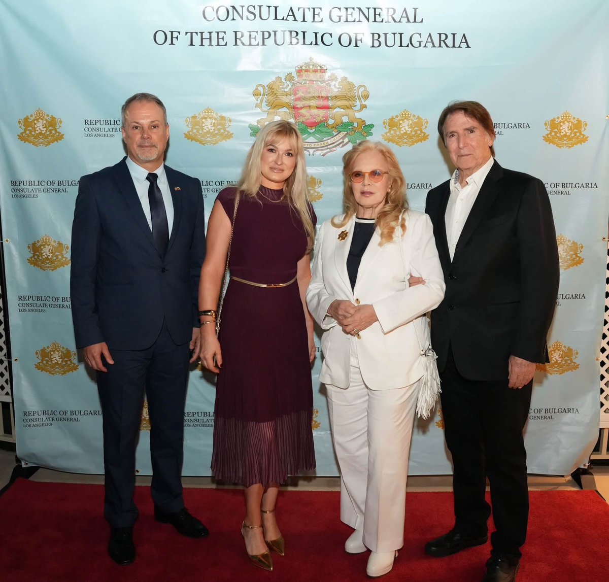Boyko_Hristov's tweet photo. 🇧🇬❤️🇫🇷 A night to remember in the City of Angels!

A true privilege to share this special evening with Sylvie Vartan and Tony Scotti.❤️ Heartfelt thanks to Sylvie for her warmth and unforgettable presence, and to Georgi Toshev for the beautiful Par Amour.
#SylvieVartan #ParAmour https://t.co/TvxgaP8wCF