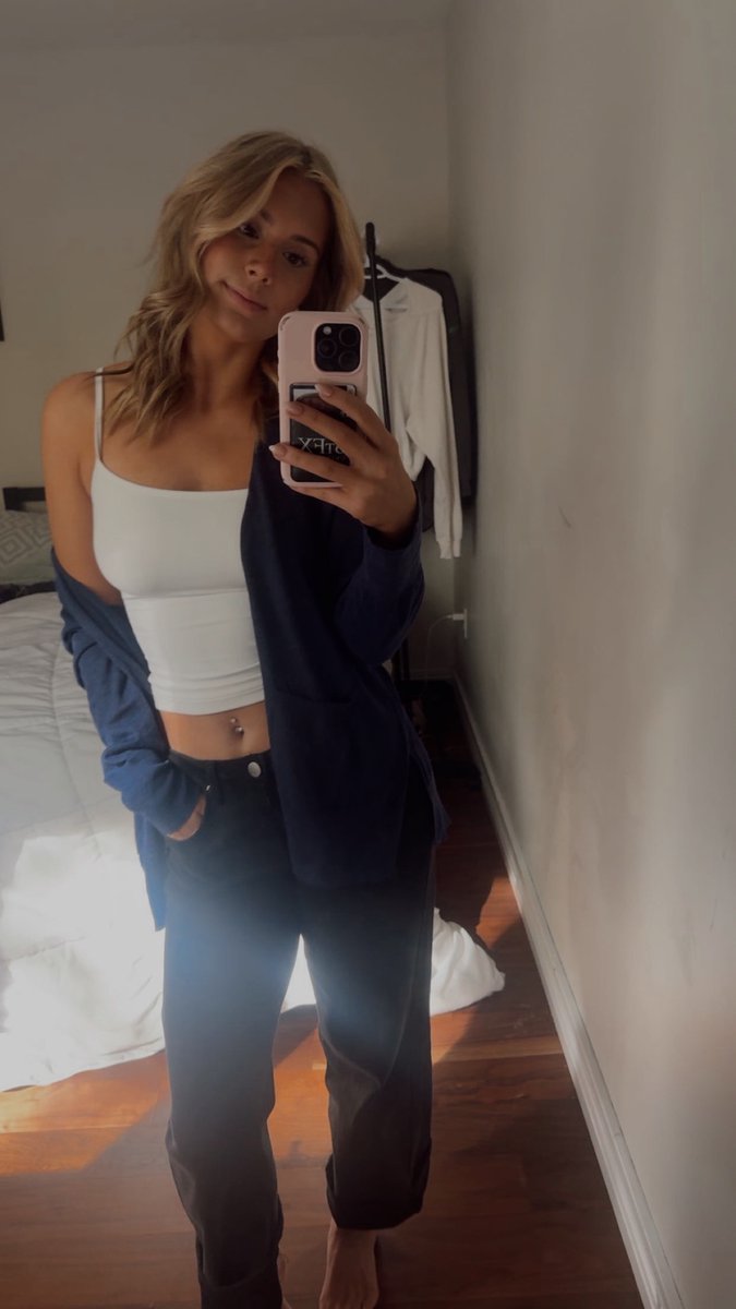 bobbopcentral's tweet photo. probably my favorite bop to goon too 😵‍💫 from head to toe amazing, could spend literal days straight gooning omg

#bop #bops #gooning #irl #exposed https://t.co/Dkm9Ha4K37