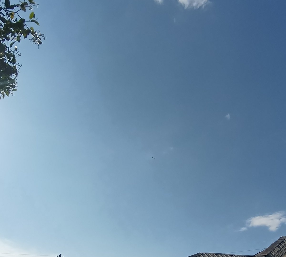 dylan_kilel's tweet photo. May your day be clear from Ls just as the sky is clear today. Don't forget to hydrate and spread Sifunas word https://t.co/uSmnuWe2Ed