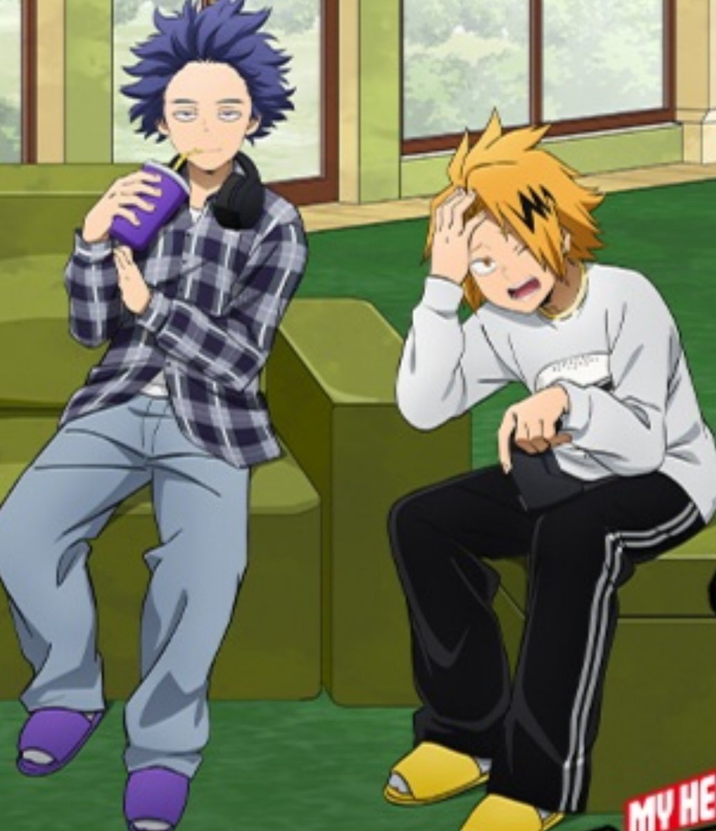 hva_trix's tweet photo. Shinkami sitting next to each other YUUPPP😌💜💛  Also plsss what's with shinsos expression LMFAO bro looks like he bout to tease tf out of denki for losing the game https://t.co/wGGdN16yZS