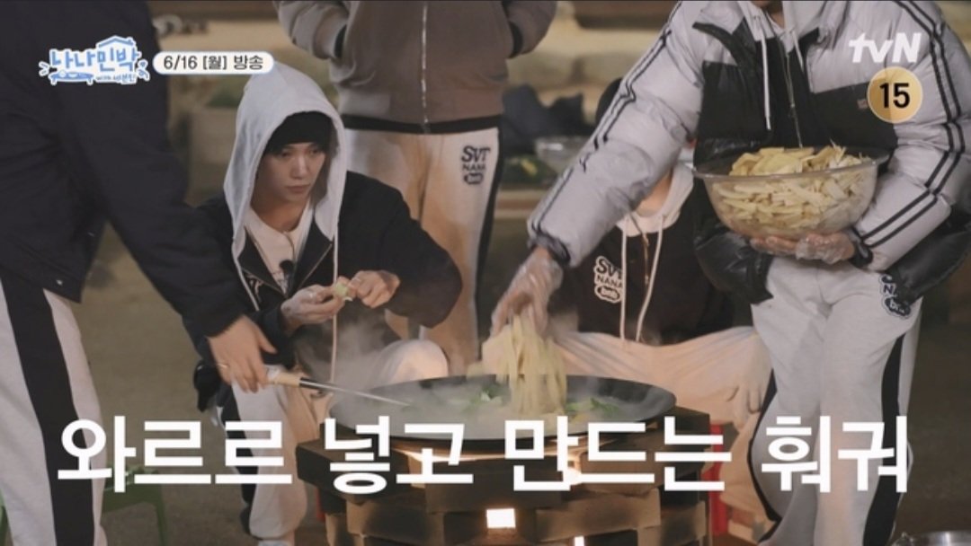 everyone_woonly's tweet photo. 점심으로 훠궈 먹고싶다!!
와르르 재료 넣고!! 대신 내 지갑이 홀쭉해지겠지 https://t.co/7E6ZKZxm2n