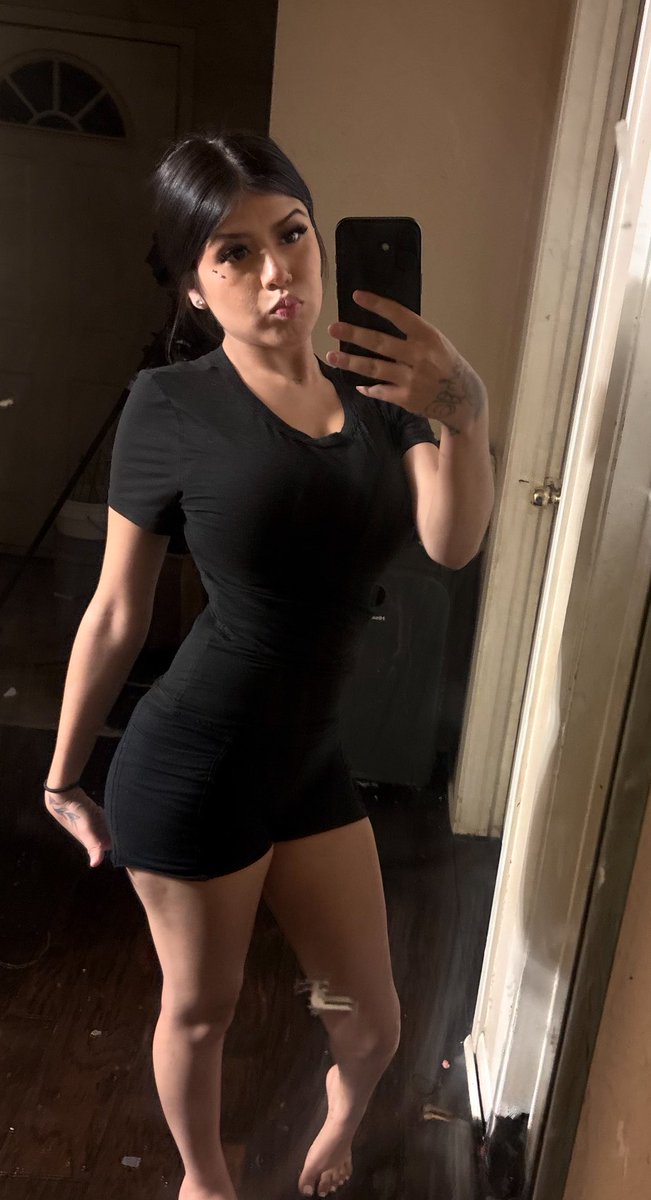 WeluvvLexi's tweet photo. #latina #explore https://t.co/SBd4EMYidb