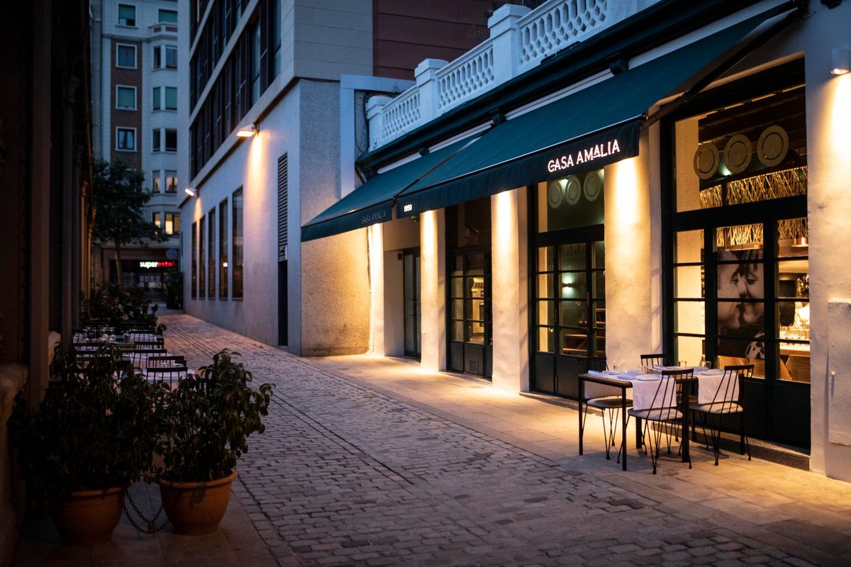 stellarobertsm0's tweet photo. Casa Amalia is divided into two distinct spaces, each designed around a different location and dining experience. The ground floor offers quicker meals and shorter stays, while the first floor provides a more leisurely experience with a refined https://t.co/9vZ3gtYunq