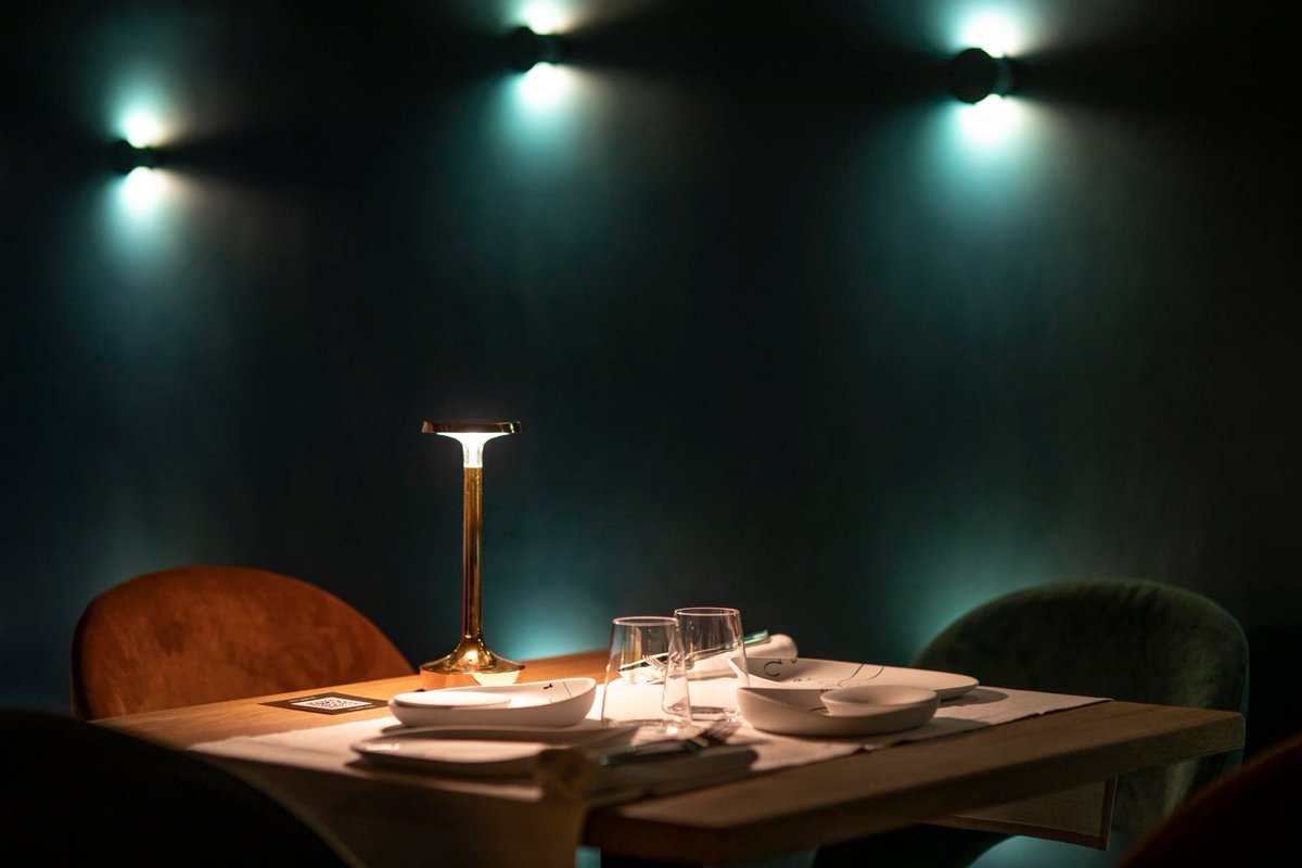 stellarobertsm0's tweet photo. Casa Amalia is divided into two distinct spaces, each designed around a different location and dining experience. The ground floor offers quicker meals and shorter stays, while the first floor provides a more leisurely experience with a refined https://t.co/9vZ3gtYunq