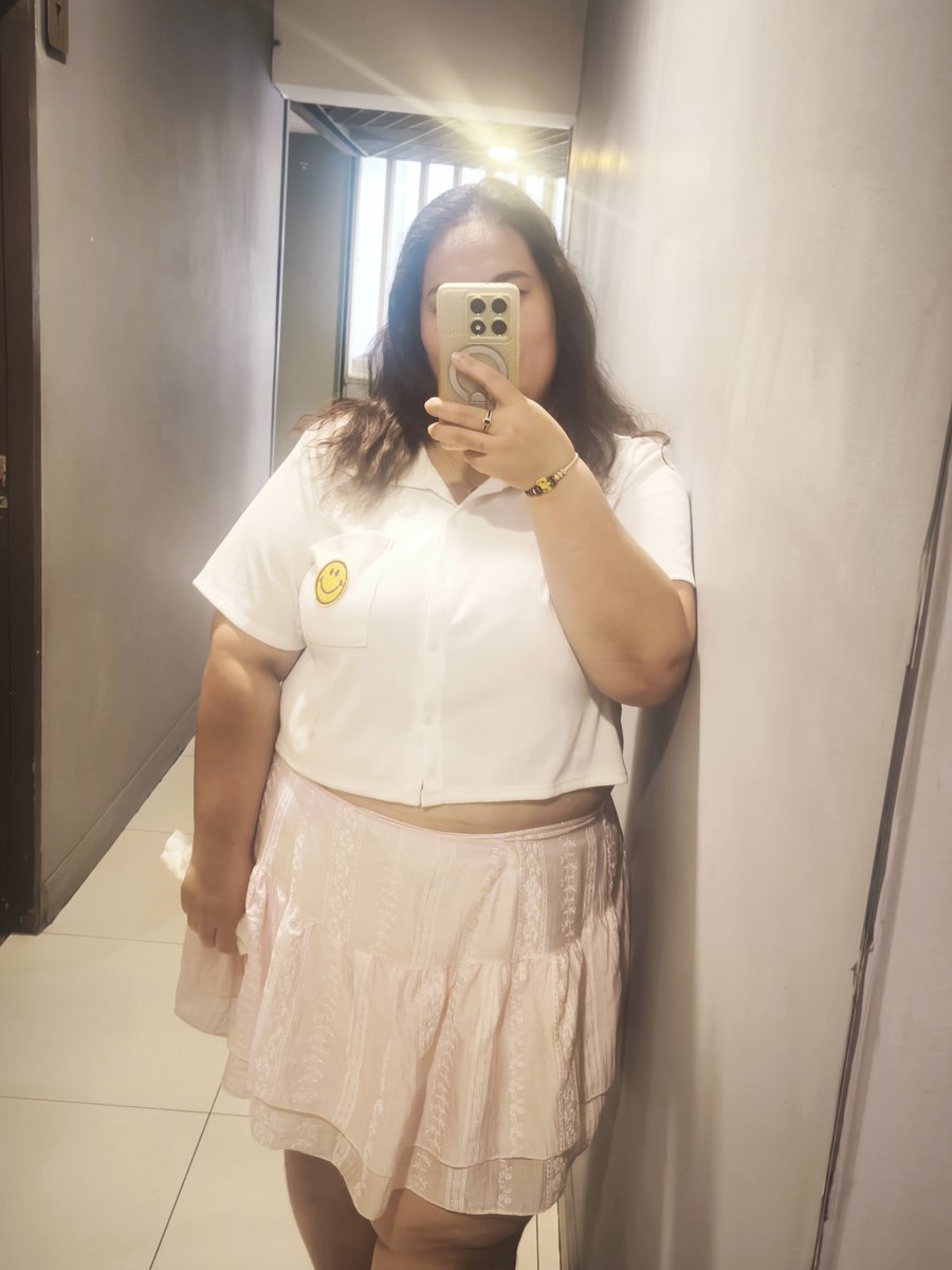 v5pnqh's tweet photo. หน้าอ้วนแค่ในรูปแหละ ตัวจริงน่ากอด #สาวอ้วน https://t.co/ENaY7BLs2N