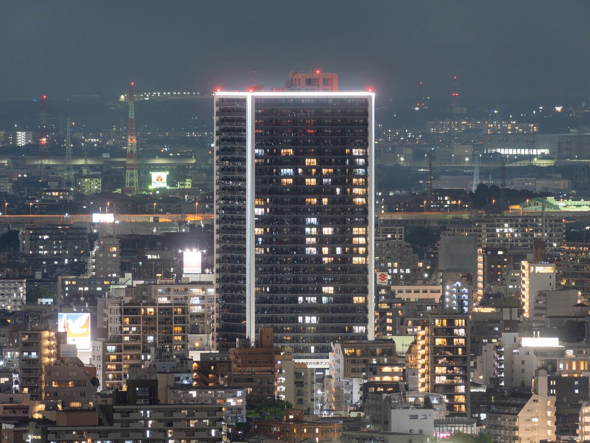sanitywiped's tweet photo. JR常磐線／東京メトロ千代田線の綾瀬駅前に建つ32階建てタワーマンション「シティタワー綾瀬」
https://t.co/kHUaK8oWsg https://t.co/tOYcCHbN26