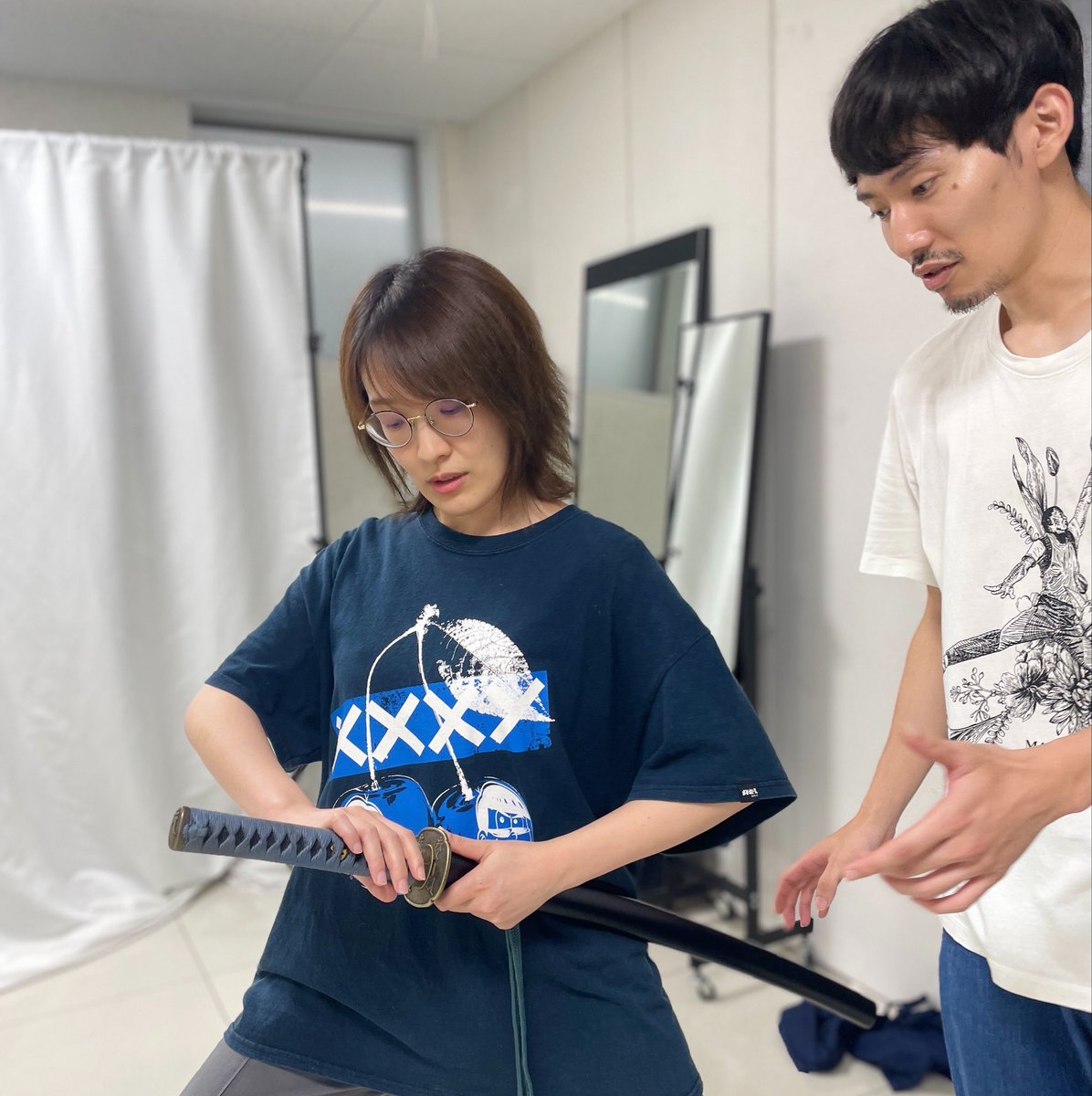 kanamyng310's tweet photo. 今週はよろずや週間🎭

昨日はアクションのお稽古！

何もわかってない私に
初歩の初歩から丁寧に教えてくれる…
本当にありがとうございます😭頑張ります

我らが赤穂&amp;中村！！かっこいいぜ！！！！✨ https://t.co/4W75QPeCFp