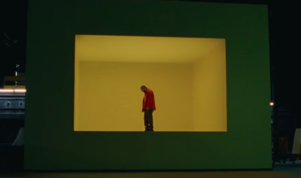 ComplexMusic's tweet photo. Drake pays homage to iconic music video locations in the 'FOMO' short film 🎞️

Hotline Bling
Take Care
God's Plan
Started From The Bottom https://t.co/hah1PcIyzk