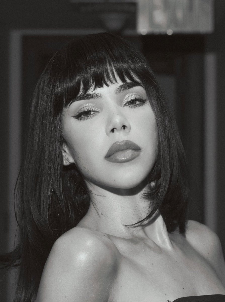 kospopstar's tweet photo. que mujer tan hermosa https://t.co/5RLszjCORg