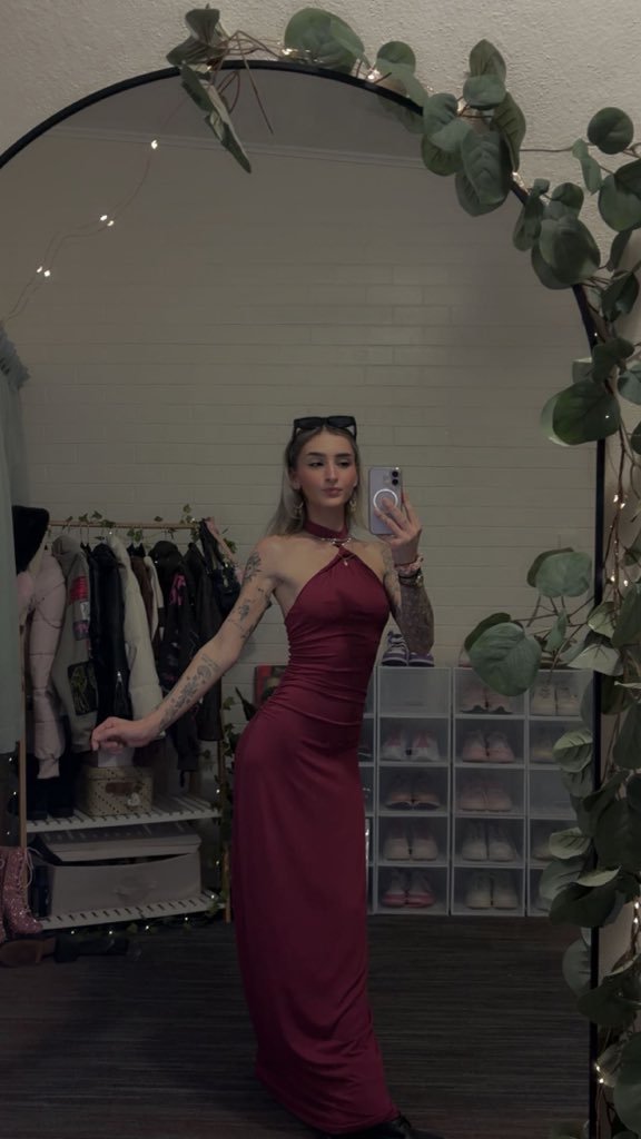 Sharonrrer's tweet photo. Can i Be your Queen and Dom? https://t.co/W1nFSnjLS0