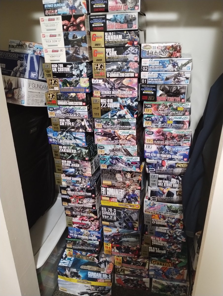 StrikeEdge105's tweet photo. @zentreya I missed this, so here's my collection I've built up over about 25 years.

The pile on my desk is my backlog.

I wish I had a proper display case. https://t.co/9eElOZVPf0