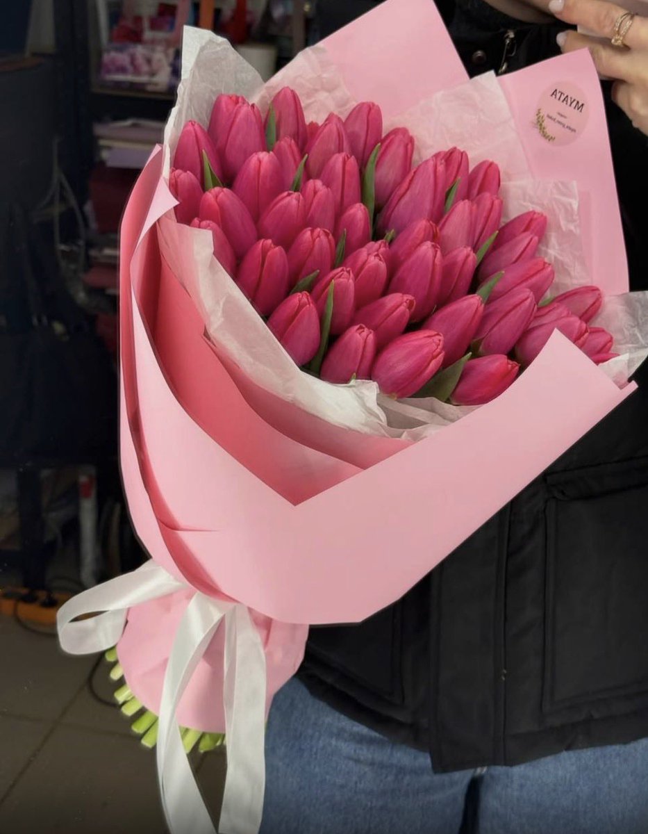 LUMIFLOWERP's tweet photo. ✿ 𝐏𝐞𝐝𝐢𝐝𝐨: Combo Pink

✿ 𝐃𝐞: 💛 

✿ 𝐏𝐚𝐫𝐚: @venuznetuno 

💌: ❝ Oi carino, um simples gesto pra você saber que estou pensando em você, espero que goste de tulipas e um passarinho me contou que você tá com hiperfoco em rosa RS ❞ https://t.co/bRw043yHJP