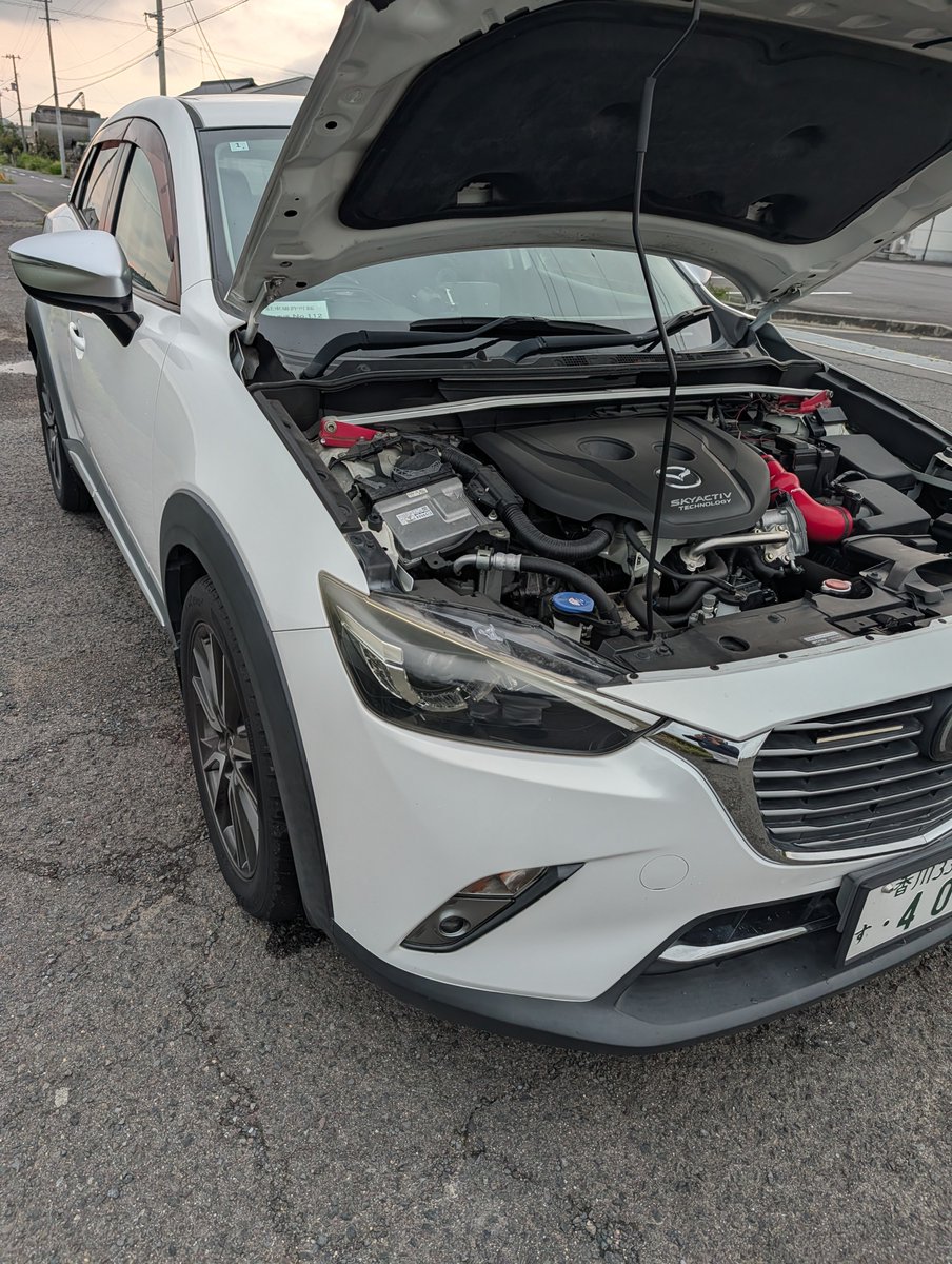saigohsan's tweet photo. 昨日帰宅途中にCX-3が故障。
オルタネータープーリーが飛んで
ベルトが外れた😩
これ、確かリコールあったはずやけど
保証期間の登録から10年を超えてた。
なんぼかかるんやろ·····(泣) https://t.co/9xN6Von4eQ