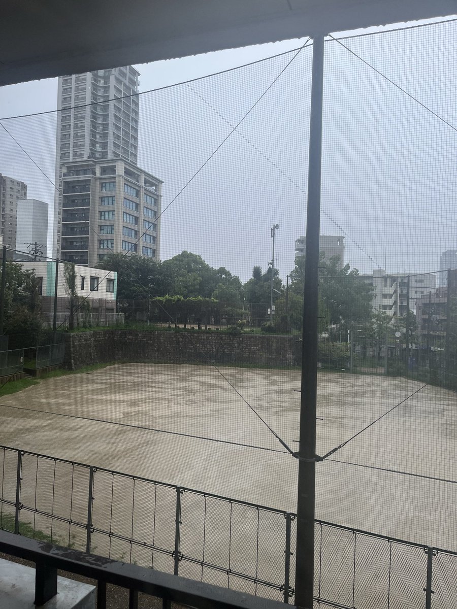yourun17's tweet photo. 雨が続いてますね☂️
外に出にくい天気ですがちょっとのんびりしに来ませんか☺️
コワーキング＆フリースペース
12:30〜18:00open

18:00〜書道教室です
月に1度の習い事にいかがですか✨ https://t.co/30sbvDNzy2
