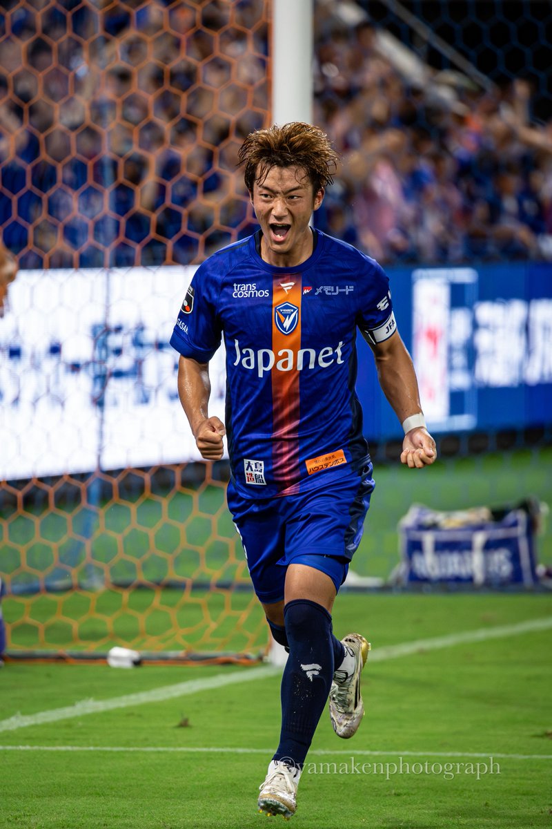 YAMAKENvv's tweet photo. 地元新潟の救世主になるのか！
次のピースタ凱旋は新潟をJ1に昇格させてからですね🔥🔥🔥

豊富な運動量と献身的なプレーを長崎で"魅せて"くれてありがとう🧡💙

#Vファーレン長崎 #vvaren #関口正大 #アルビレックス新潟 https://t.co/siImUD9x9z