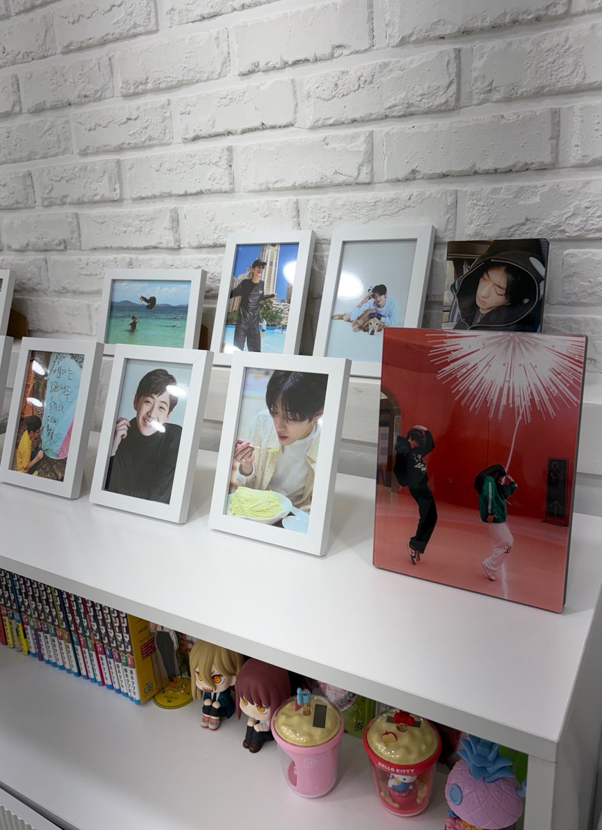 58luckyclover's tweet photo. ペックカフェで今日から展示さてるちびっこサンヒョンくんが！！
未公開写真沢山あるし癒し空間すぎる🥹🫳🏻🫳🏻 https://t.co/09Py2f133L