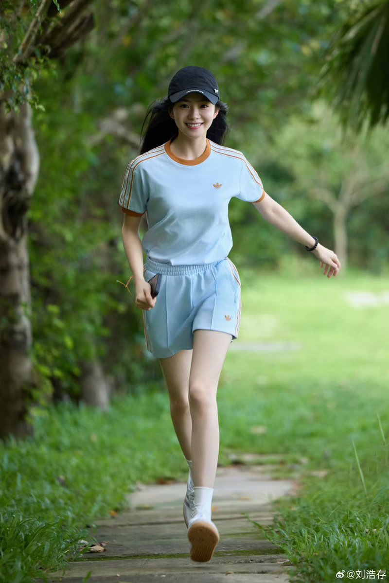 HayesLydia68437's tweet photo. 清纯的存子，好玩啊 https://t.co/9fSMZL9jqz