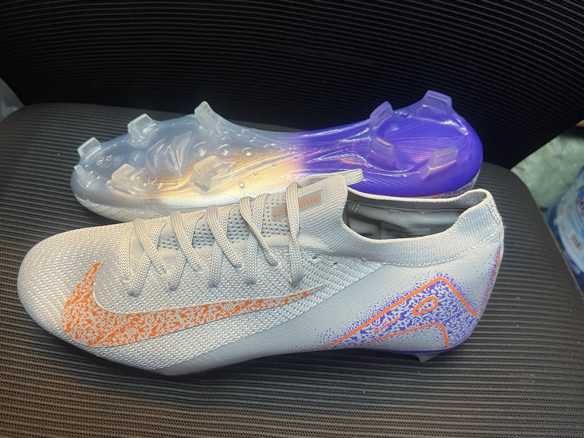 NuwatuhaProssy's tweet photo. ⚽🔥 FOOTBALL BOOTS  ONLY 80K! 🔥

Quality boots for training &amp; matches. 👟⚽

📍 People’s Plaza L2072, opposite Nyumba Kumbwa, Arua Park
📞 0770 302 527

DM or call to order! 🔥
@prossysports https://t.co/MhaEmjag8s