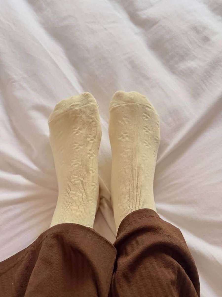 Thanaphol098's tweet photo. จากใจคนที่ทำงานยืน เดินวันละ 12 ชม. คือมันดีมากกกกก! 

ใส่ปุ๊บรู้เรื่อง ช่วยให้เบาสบายขา ไม่อับ ความเมื่อยคือลดลงไปเยอะมาก เลิกงานแล้วไม่ตึง ไม่วีนแตก ชีวิตดีขึ้นเลย💕 https://t.co/qXNOfTuNEX