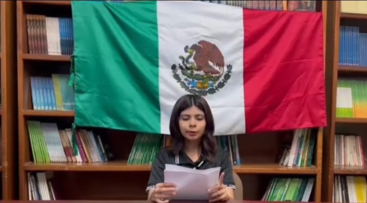 Cobaes55's tweet photo. 📚🇲🇽 LECTURA EN BIBLIOTECA

Alumnos del Plantel 55 participaron en una actividad de lectura, presentando una reseña sobre el 15 de Septiembre: El Grito de Independencia, a cargo del Lic. Manuel de Jesús Loredo Zavala. Reflexionaron sobre la historia y los valores cívicos. https://t.co/anKKwd3bXj