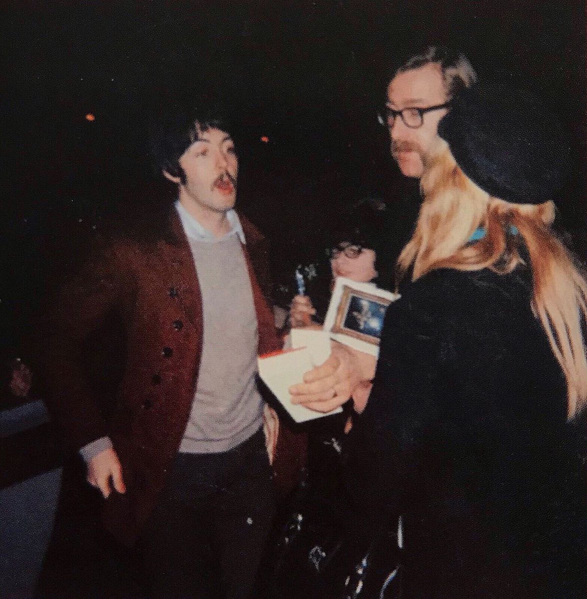 mew0mewo_'s tweet photo. mustache + red clothes https://t.co/YPUXcZvq0x