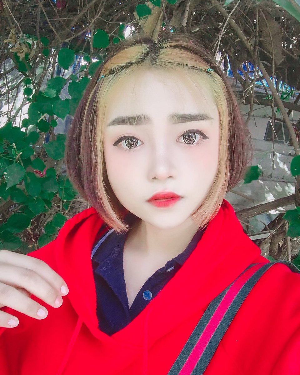 KaleySamb3w's tweet photo. 見えない境界線に阻まれて息が詰まるような感覚に陥るとき、心の持ちようひとつで視界が変わる気がするのだけど、みなさんはどうやってその重圧を解いているのかな。 https://t.co/itS7APohEf