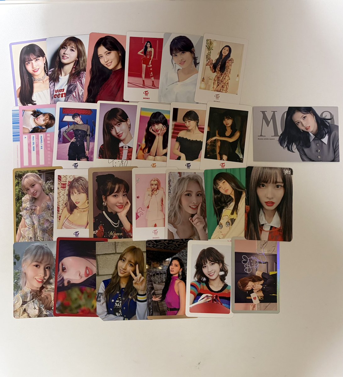 Fy8Xu's tweet photo. TWICE トレカ 買取 交換

【譲】画像(ツリーに続く)
【求】買取

メルカリ通しor都内手渡し(日程により大阪)優先
希望額をご提示の上お���がけ下さい（基本1枚200~）
ラントレも複数ございますのでメンバーご提示ください✨サナのみグッズもあります

検索からもお気軽にお声がけ下さい❣️

 #twice買取 https://t.co/KE6bHtdTud