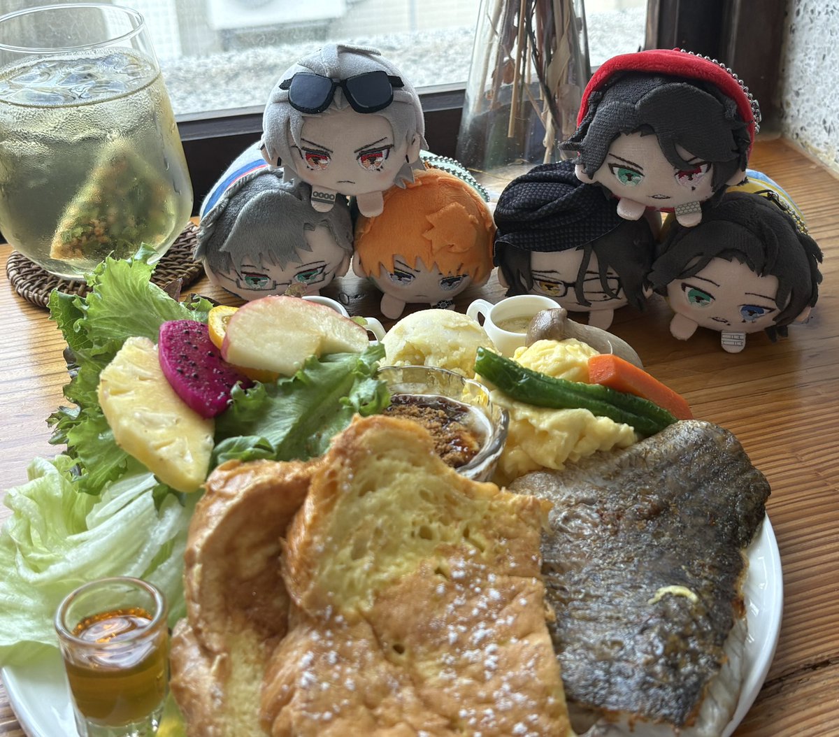 Sricn_6077's tweet photo. 來踩一間看了很久ㄉ店
食物怎麼會滿到沒地方給我擺趴趴
吃到一半想說只是看起來很多嘛其實還好，結果整個吃完飽到不行（ https://t.co/ZRsws9lfYy