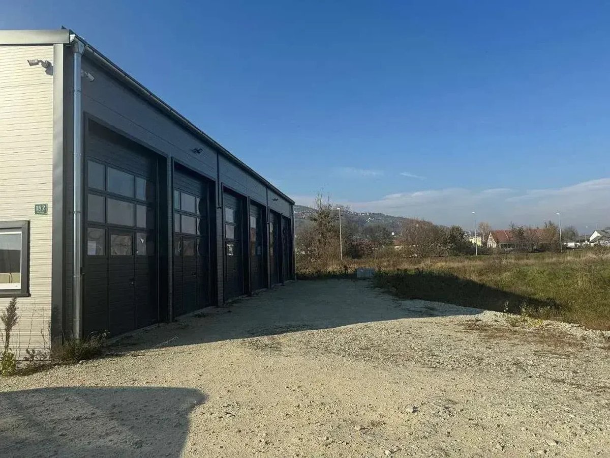 immosearch_eu's tweet photo. 358,57 m² Nutzfläche in Hartberg: Halle mit 11 Lagerboxen, Technikraum und WC am Hatric 157. Preis: 850.000 EUR. Mehr dazu: https://t.co/tvzfQWUEQb

#Hartberg #Gewerbeimmobilie #Lagerhalle #Industrie #Immosearch #Steiermark https://t.co/rSm8Kmfi7D