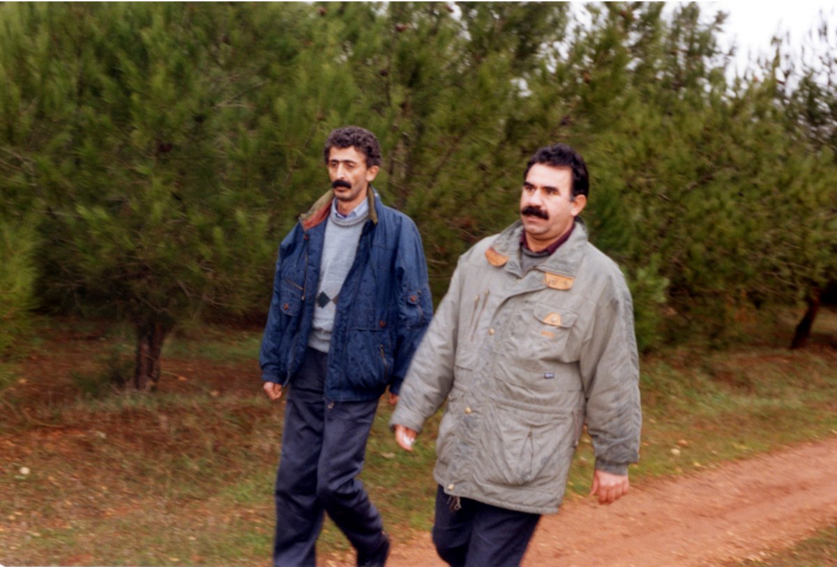 gunes_kutuph's tweet photo. ✏️ Halklar Önderi Abdullah Öcalan:

Aleviliği Sünnilik içinde eritmek değil, Kürtleri ve Alevileri kendi kimlikleri ve özgünlükleriyle bu yeni demokratik ittifakın kurucu öznesi haline getirmektir. Alevi Rönesansı da bu ortak demokratik geleceğin en önemli sütunlarından biridir. https://t.co/3TXykDxDTJ