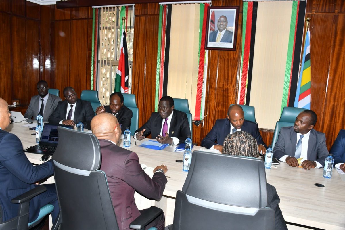 shadrack_mose's tweet photo. Engagement with the Delegation from South Africa 

This morning, I had the honour of hosting a delegation from South Africa’s National Prosecuting Authority, led by Adv. Mthunzi C. Mhaga, Special Director and Head, Legal Affairs Division. The delegation is on a study visit to Kenya, focusing on civil litigation from prosecutorial decisions, particularly claims of malicious prosecution and unlawful arrest and detention. 

The delegation was accompanied by officers from @ODPP_KE.

We value this opportunity for ongoing learning to enhance and strengthen our justice institutions across Africa.