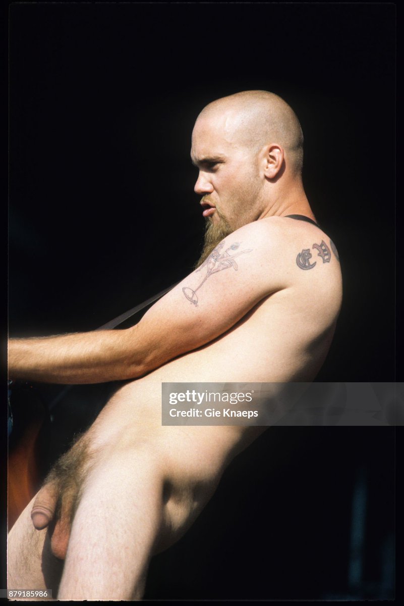 yoyosh97's tweet photo. More of american bassist and guitarist Nick Oliveri full naked on stage https://t.co/vkIXgZ3ZE4