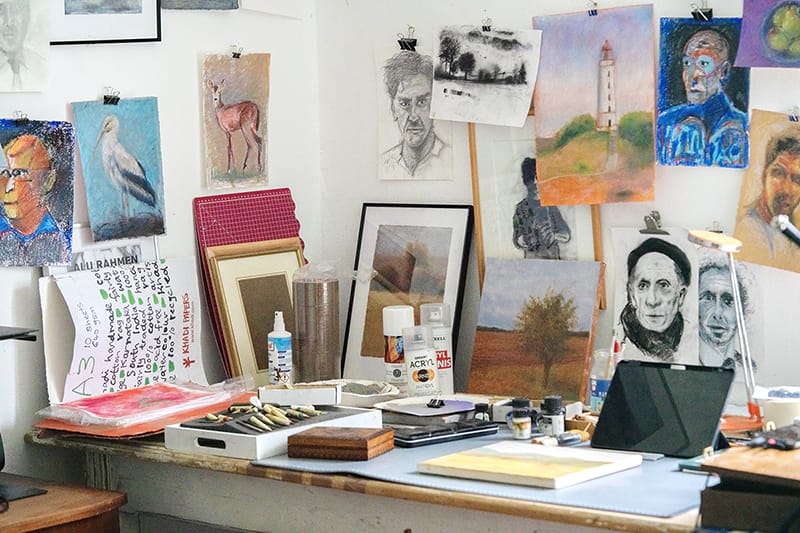 manfredzak_com's tweet photo. From pixels to pigments 🎨 After digital art I picked up a brush 🖌️✨ Oil paintings — landscapes, wildlife &amp; florals inspired by nature 🌿🦢 https://t.co/7eFQbIlv5W