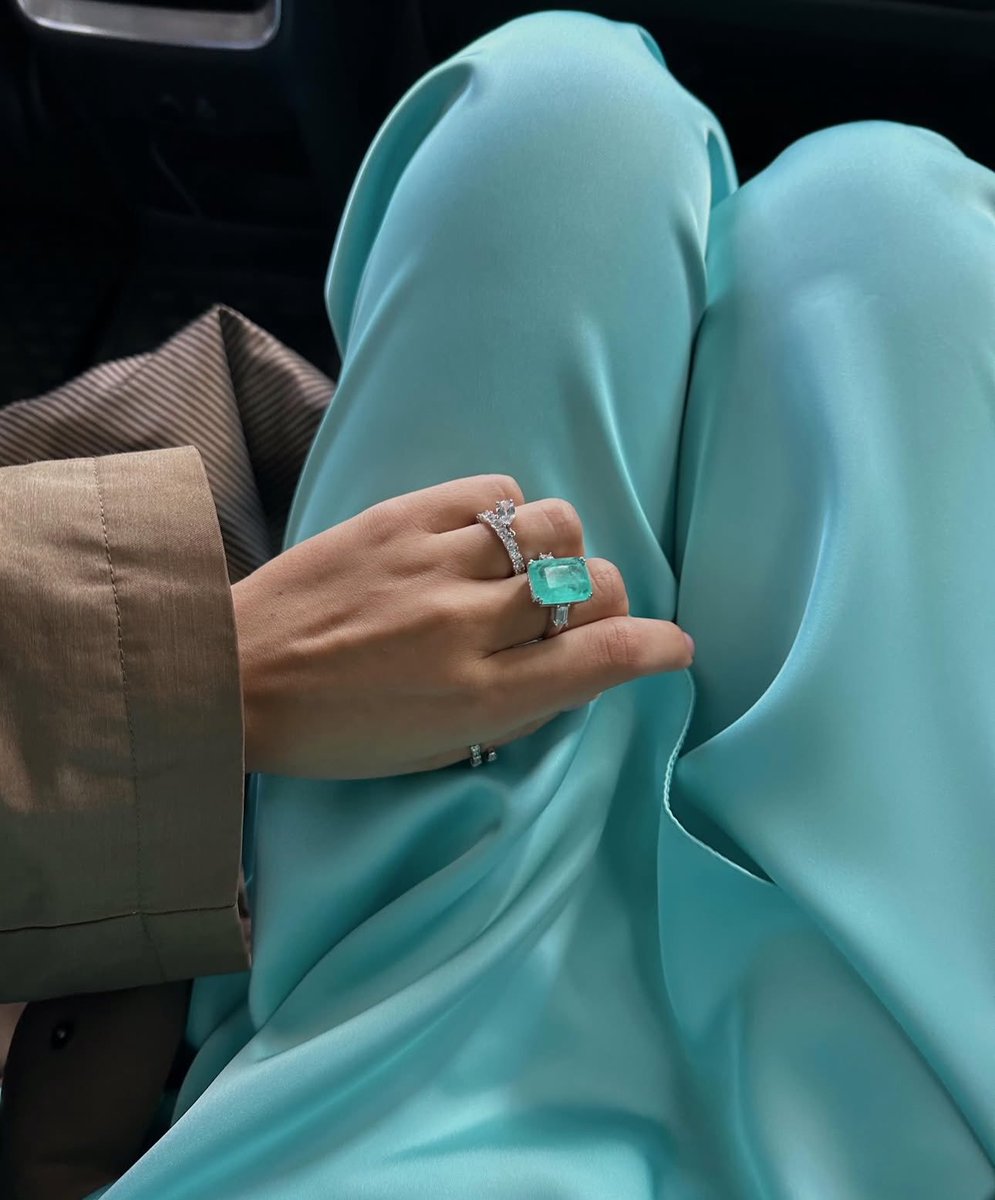 beautyvibes65's tweet photo. What color is this ? https://t.co/wxAI9Og5Y8