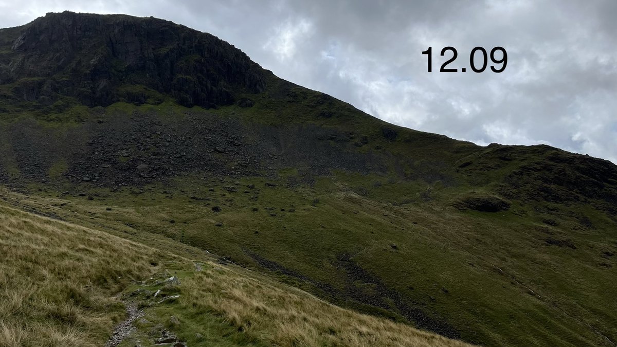 CharlesBewley2's tweet photo. #GableRamble recce2
11.19 new stile 
11.27 following the fence
11.33 up to the big kisser 😙 
12.09 path up to the right of Gable Crag https://t.co/dx4RGY5tFr