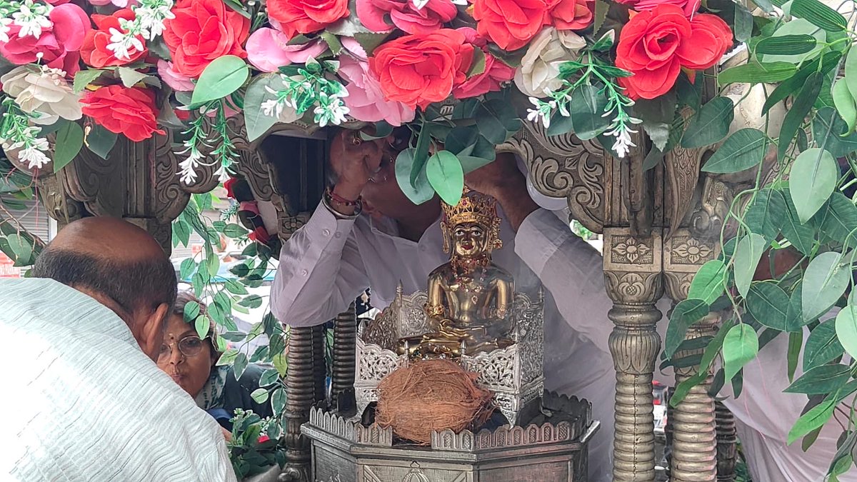 model530045's tweet photo. Samvatsari was celebrated with devotion through a grand procession in Ambala City, reflecting unity, spirituality and harmony, with the timeless message of Michhami Dukkadam.

#Samvatsari #Jainism #Spirituality #SAJainSchool https://t.co/vgmk2hT5VE