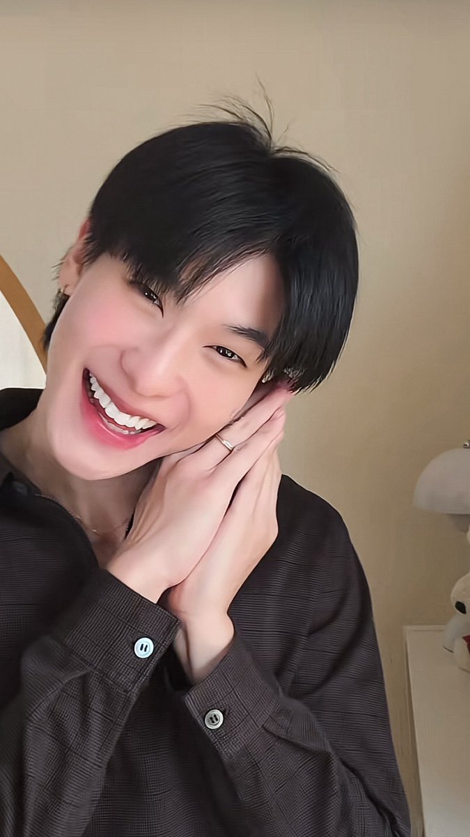 mondaymoodz_'s tweet photo. จั๊นโดนดาเมจมารุโร้ดจัง เดรสครับ 😭🎀🤲🏻 https://t.co/Dob32dGucz