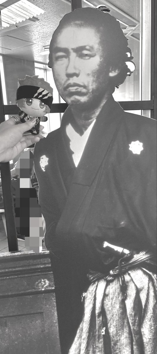 tut22t's tweet photo. 超個人的感想：円城寺道流の坂本龍馬に一生夢を見ているため今回の殺陣で剣士になった瞬間誰よりも取り乱していた
(ずっと隠し持っていた絵を公開↓) https://t.co/rwfetCLAzL
