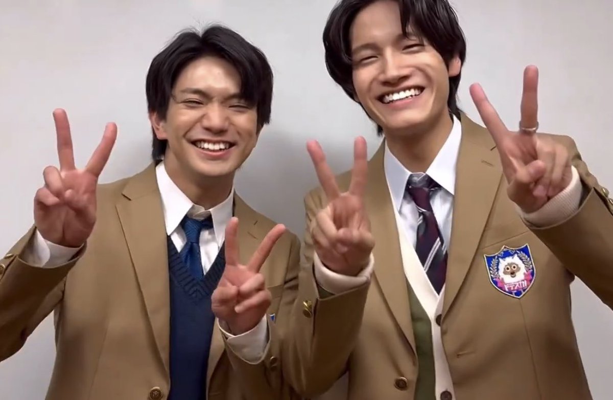 mrspaseri's tweet photo. まさまさの佐野晶哉の好きなところ

正門良規と同じ顔して笑うところ https://t.co/1xsSYH6TVB